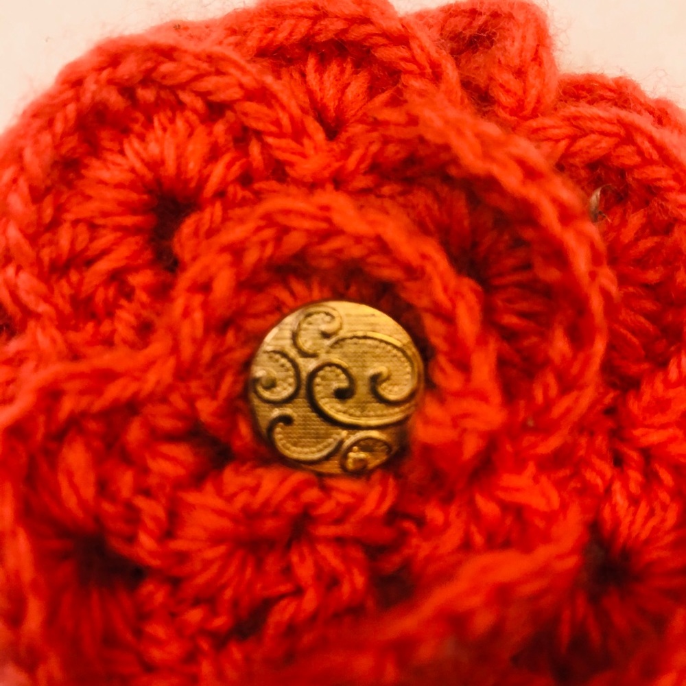 Knit Flower Brooch - Picture 4 of 4